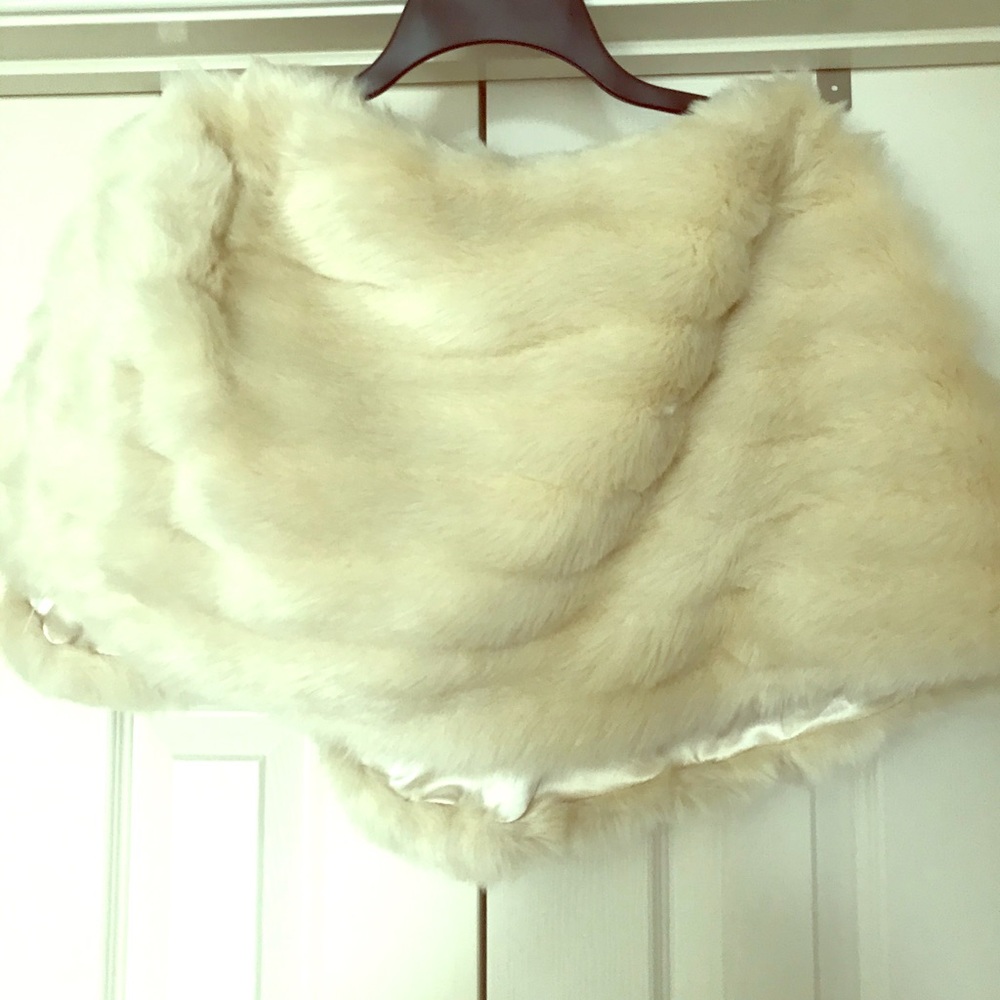 Faux Fur Capelet